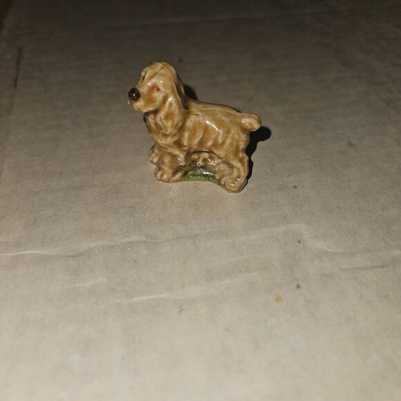 Vintage Figurine, RED ROSE TEA, COCKER SPANIEL, Wade Whimseys, Canada Import - Picture 1 of 3